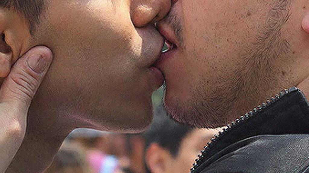 sexo gay hombres cancer anal besos