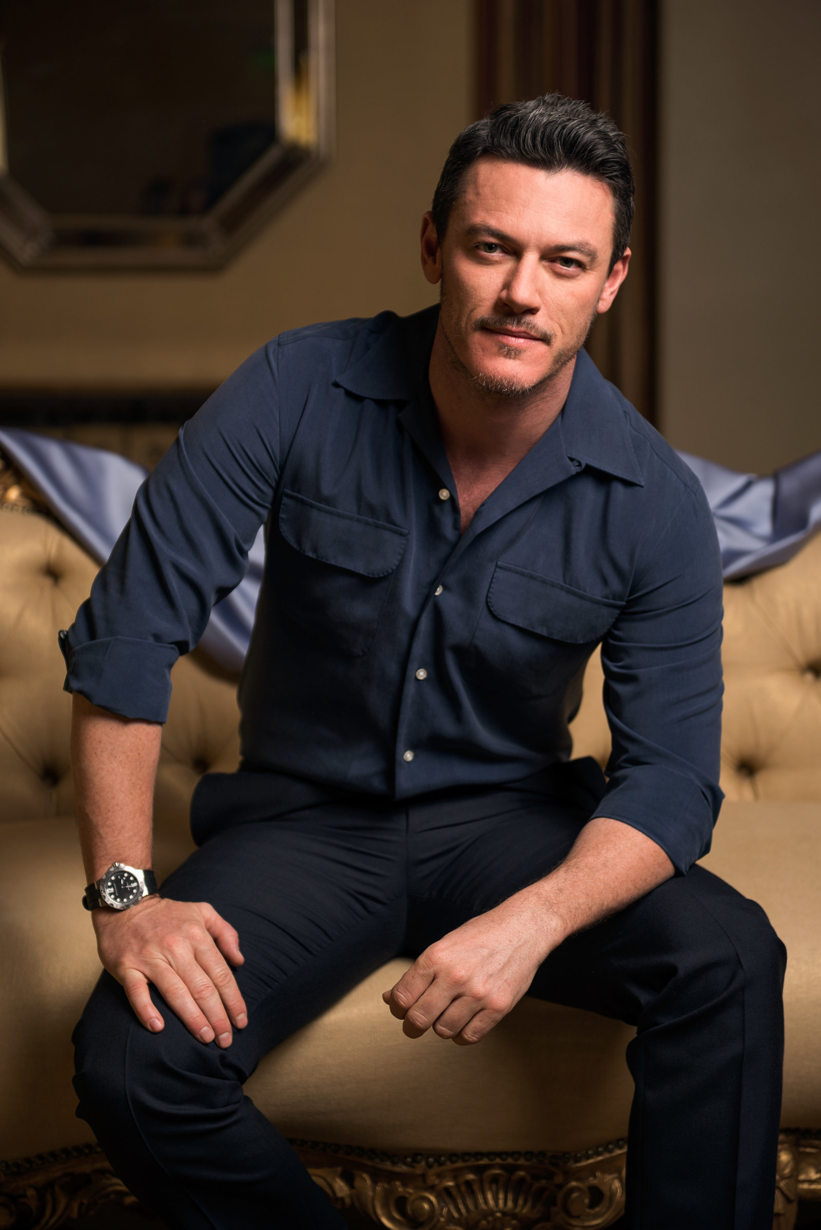 luke evans actor famoso gay attitude portada