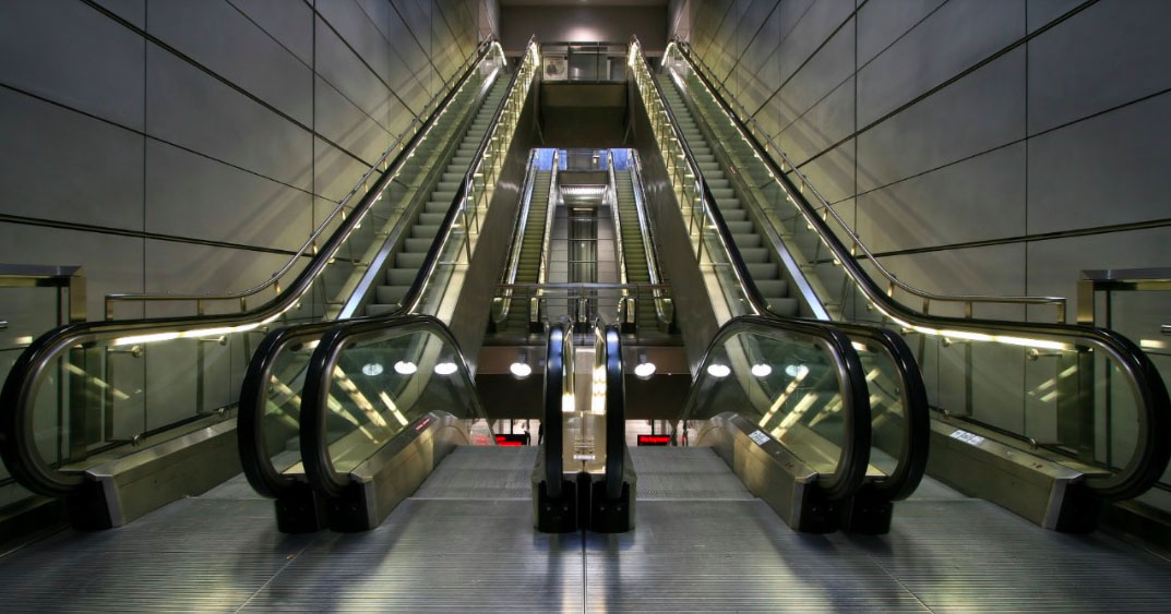 compañero ejercicio correr sentadilla hombre gay escaleras