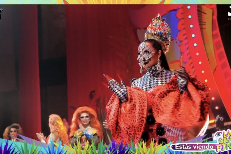 aviesc who coronacion en vivo vestido