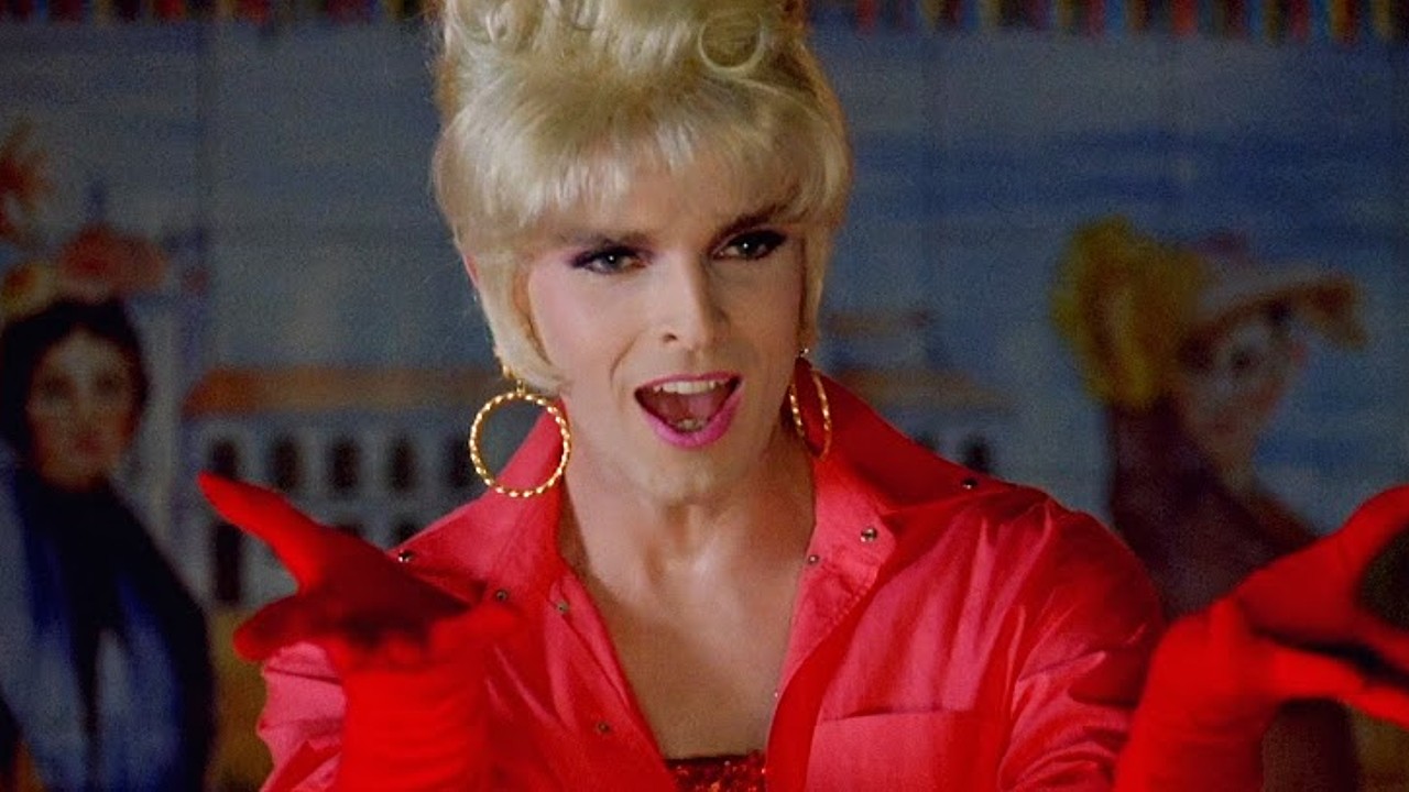 tacones-lejanos-peliculas-que-sacaran-tu-drag-interior películas drag queen