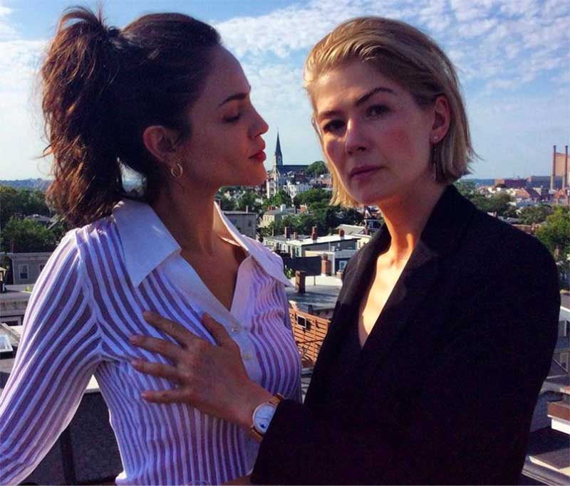 Eiza gonzález rosamund pike
