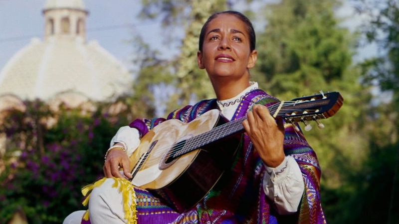 Chavela Vargas es una de las celebridades LGBT+ más mexicanas que el mole