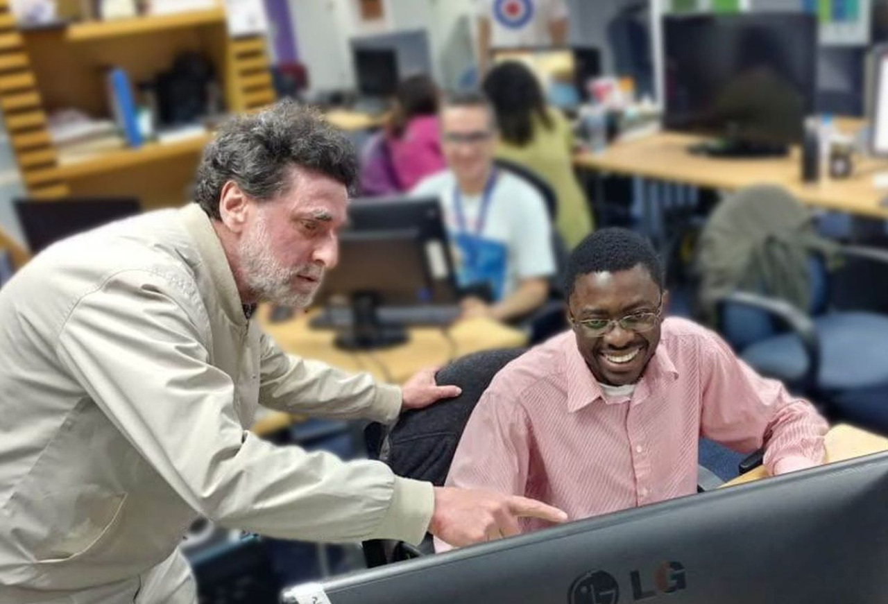  Taofeek Aroyehun y Alexander Gelbukh