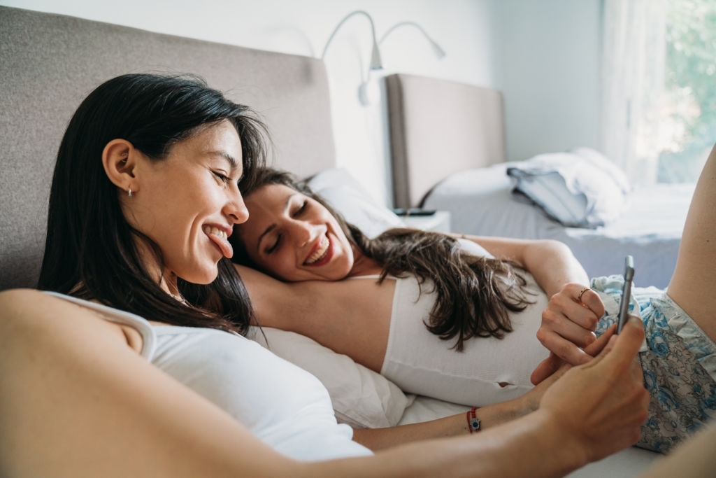 Tipos relaciones lésbicas monógama