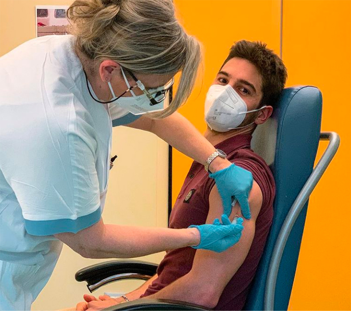 personas vih vacuna covid pandemia toma