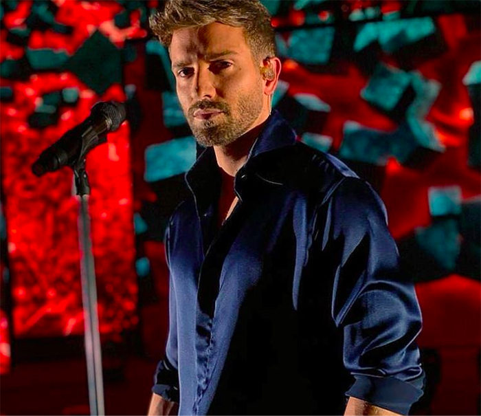 PABLO ALBORAN CANTANTES GAY