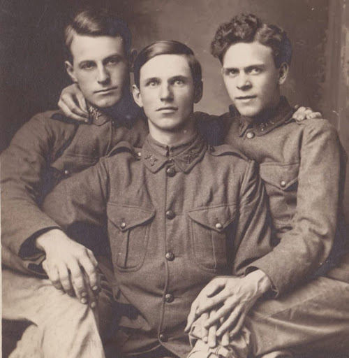 triada gay cruising historia