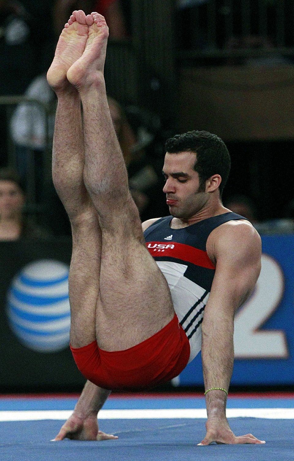 Danell Leyva es otro de los famosos que rechazan el uso de etiquetas