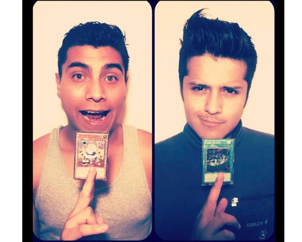 Adán y Erick juegan Yu-Gi-Oh!