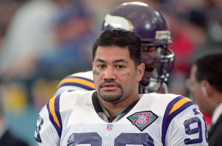 Esera Tuaolo futbolistas NFL que salieron del clóset