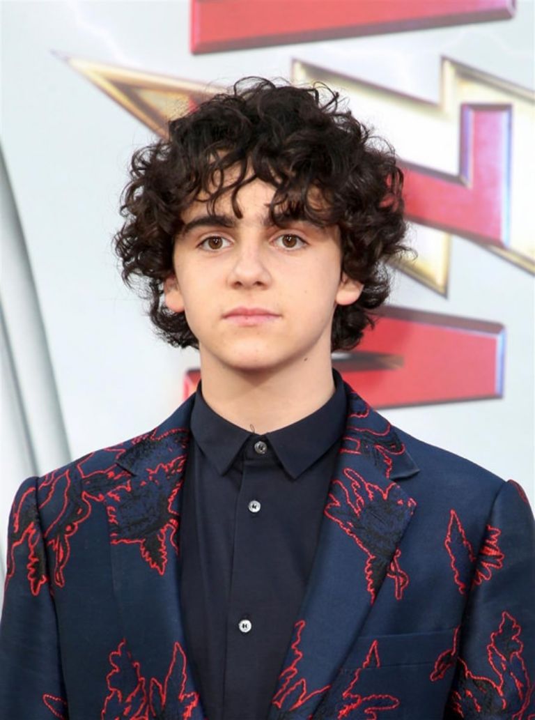 Celebridades que han salido del clóset durante 2021