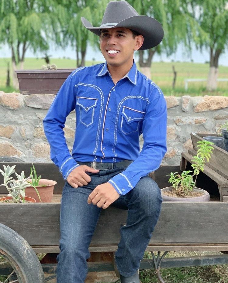 Músicos gays guapachosos Jhonny Caz