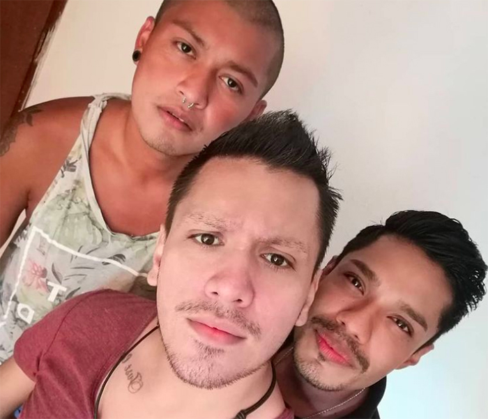 poliamor gay trieja barbas