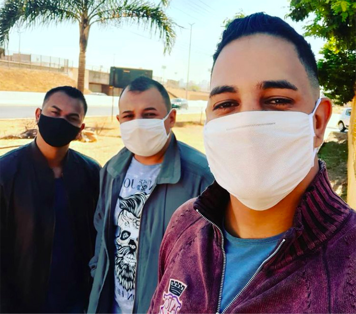 coronavirus trieja poliamor pandemia