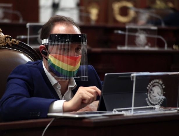 Temístocles Villanueva es uno de los diputados que apoyan a los LGBT+