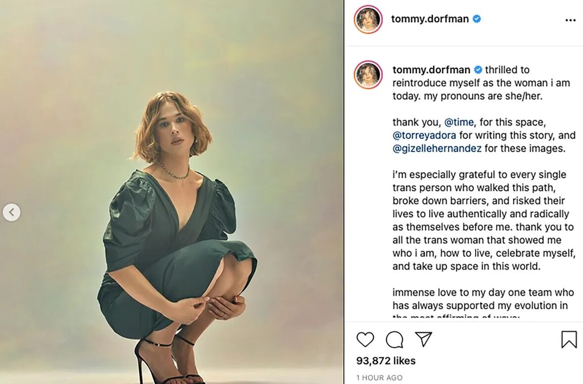 Tommy Dorfman es una de las celebridades que han salido del clóset en 2021