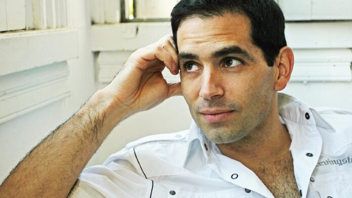 Andres-Gioeni Andrés Gioeni sacerdote gay