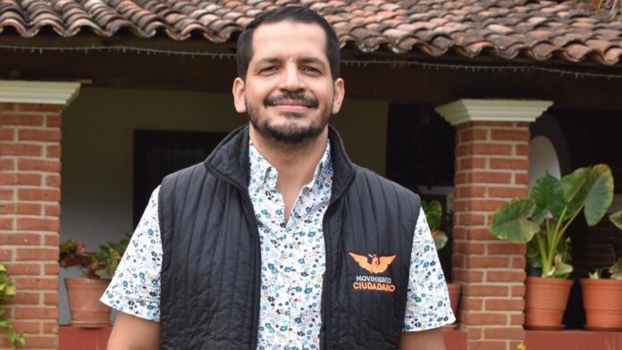 Daniel Preciado candidato gay de las autodefensas de Michoacán