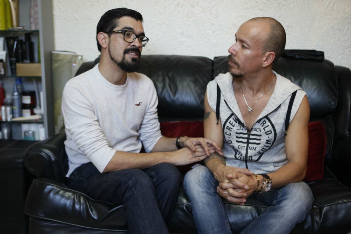 Víctor y Fernando esposos gays de Baja California