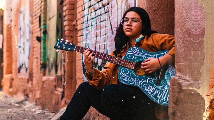 Ivonne Galaz canta corridos y se inspira en mujeres LGBT+