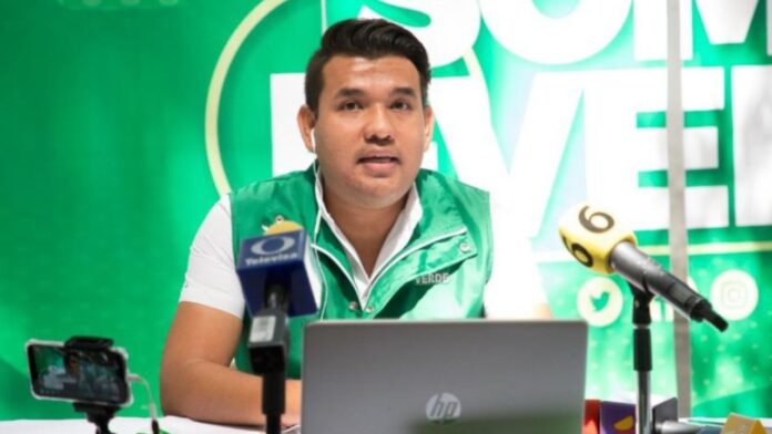 Luis Gerardo Suárez diputado gay de Guanajuato