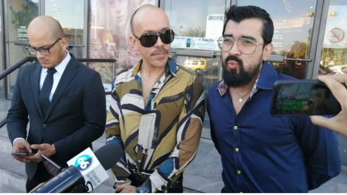 Pareja de esposos gays de Baja California
