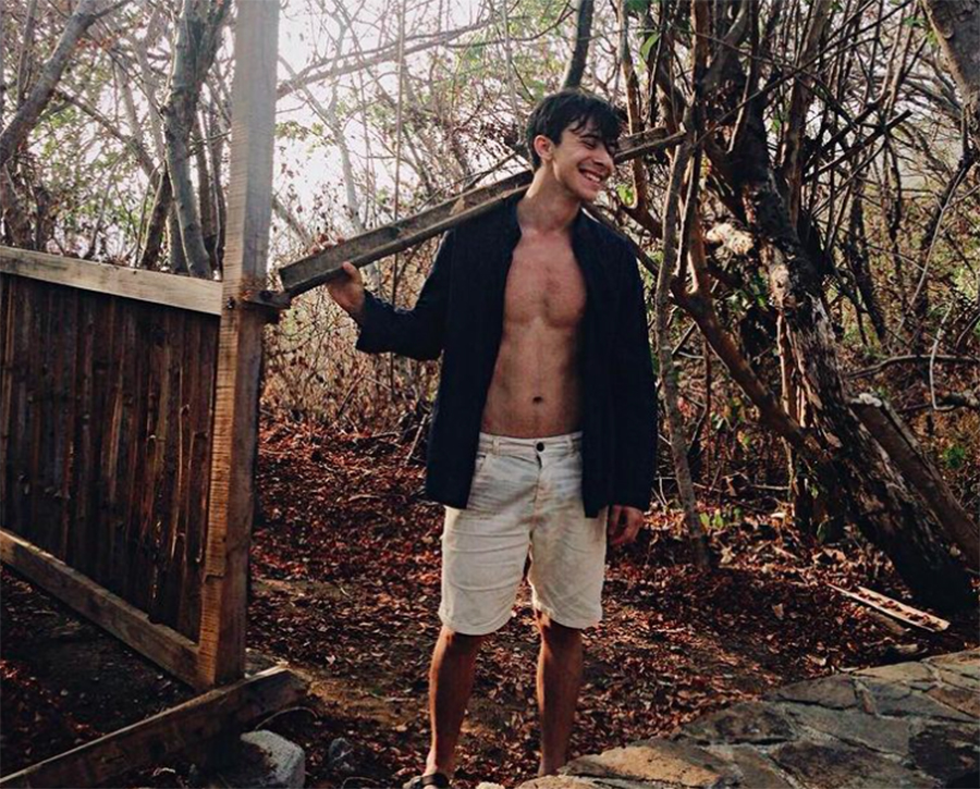 alejandro puente sin playera