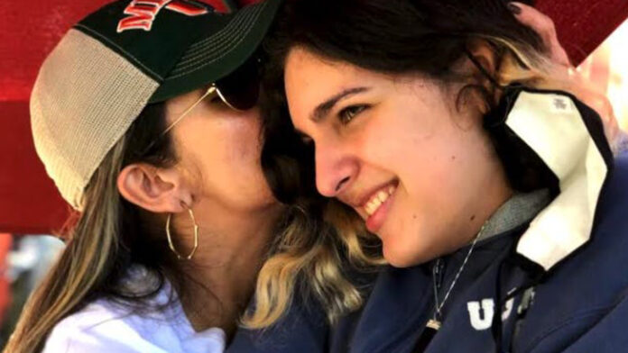 chica-trans-sale-clóset-presentación-power-point Gabi Jimenez chica trans presentación de Power Point