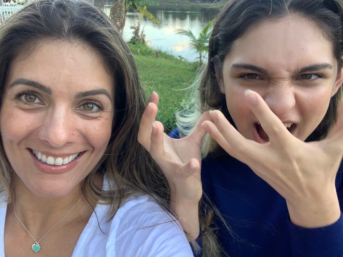 chica trans sale del clóset con presentación de Power Point