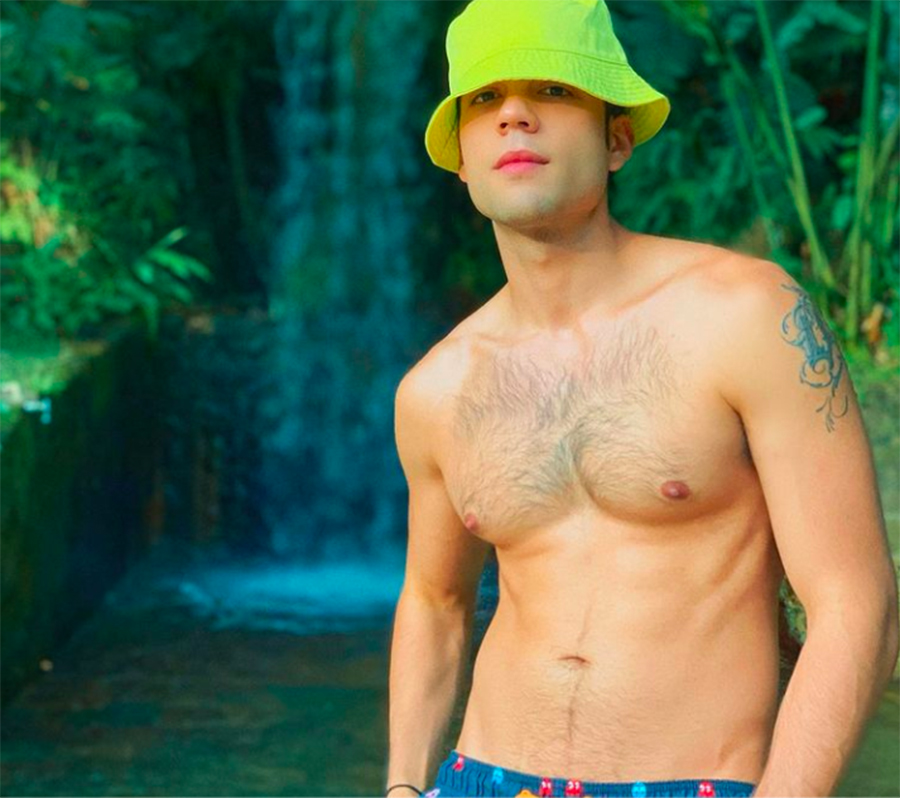 Jerónimo Cantillo actor sin playera