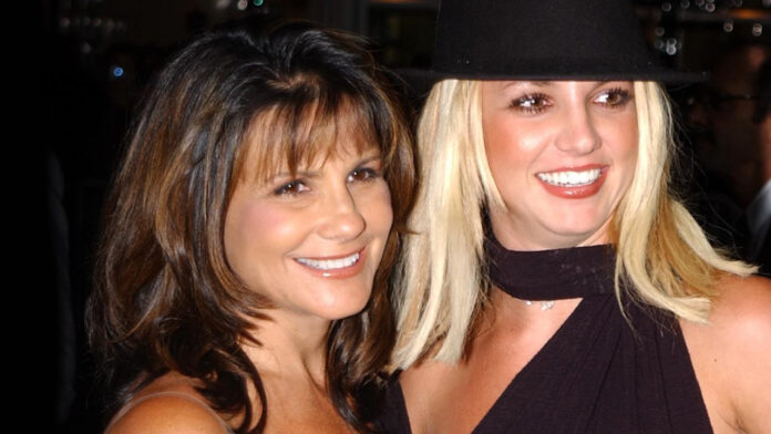 mamá de Britney Spears bailando Toxic en antro gay