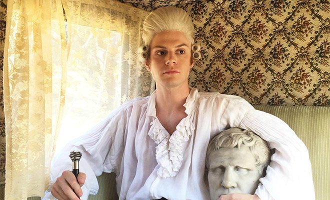 personajes gays Evan Peters