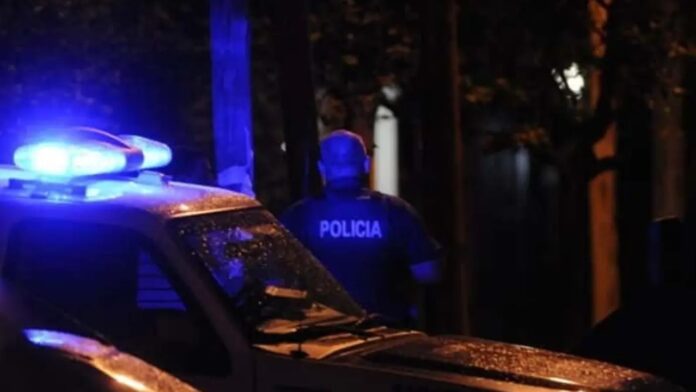 Una mujer trans fue víctima de una agresión por parte de 18 policías