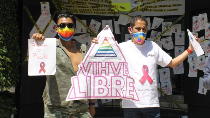 protesta-volaris-alain-pinzon-armando-uri-cepeda-portada protesta volaris vih alain pinzon armando uri cepeda