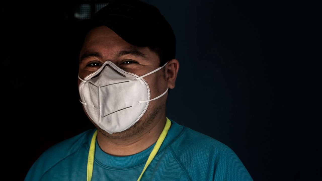 Estuardo Cifuentes fundó el albergue para migrantes LGBT+ Rainbow Bridge