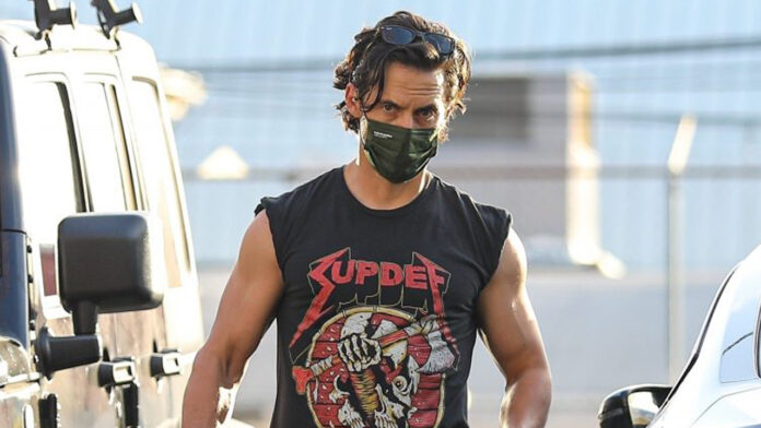 Milo Ventimiglia en shorts