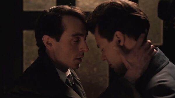 harry styles pelicula papel escenas gay my policeman