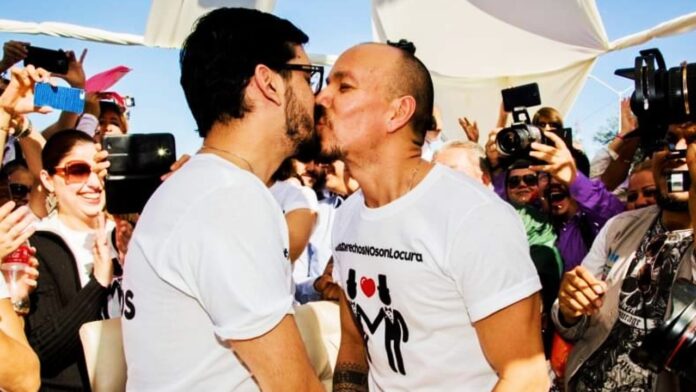 pareja gay de Baja California logra adoptar hijo