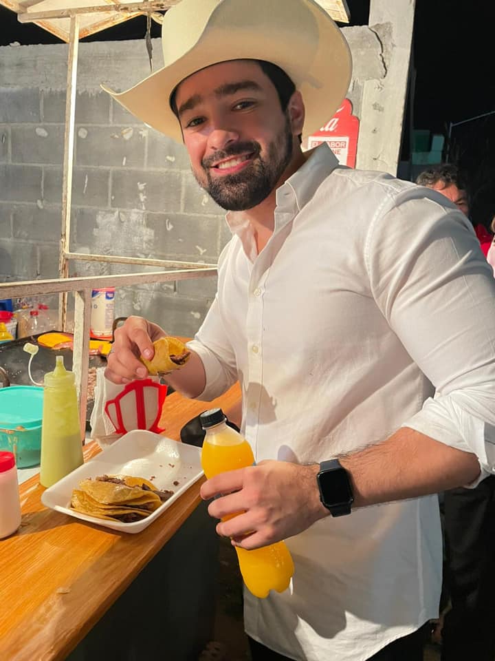 Carlos Lara Montecinos hijo de candidato panista