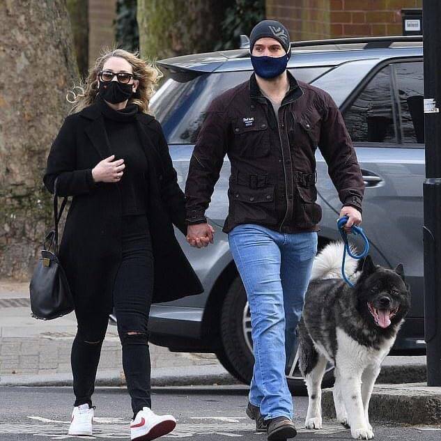 Pareja de Henry Cavill