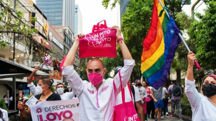 Salvador Loyo candidato gay y papá soltero