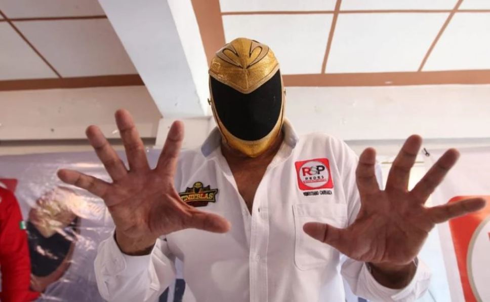 Tinieblas, luchador candidato de RSP en Venustiano Caranza
