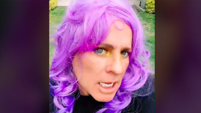 alexis ayala criticas vestido mujer