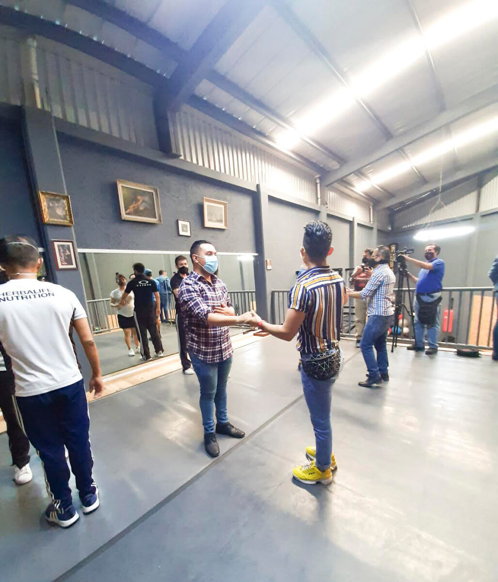 clases-salsa-queer-aprendiendo