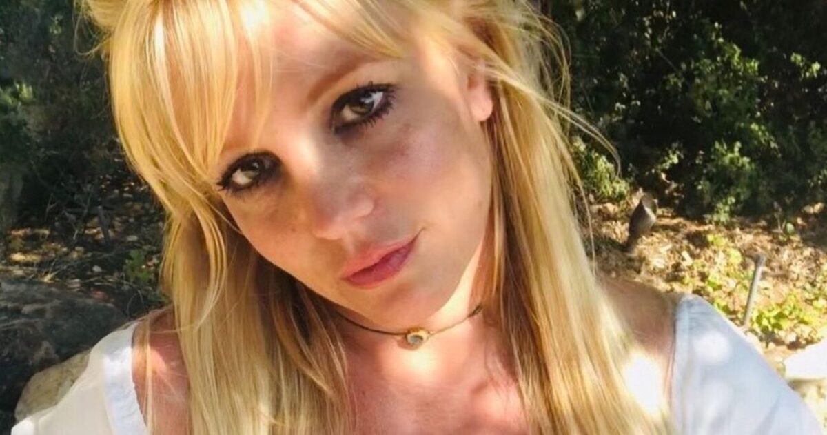 Britney Spears aislada