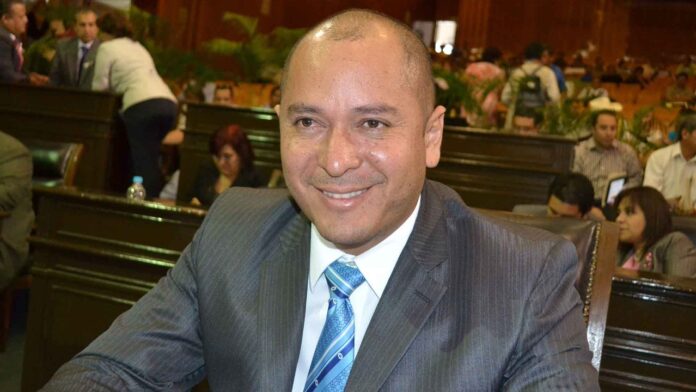 Políticos que fingieron ser LGBT+ por candidaturas