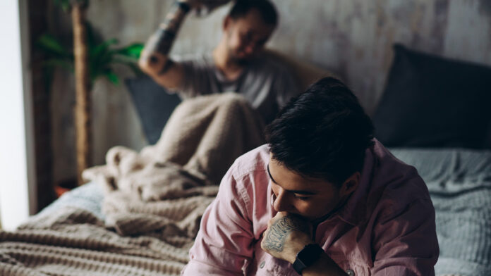 chantaje emocional pareja gay señales