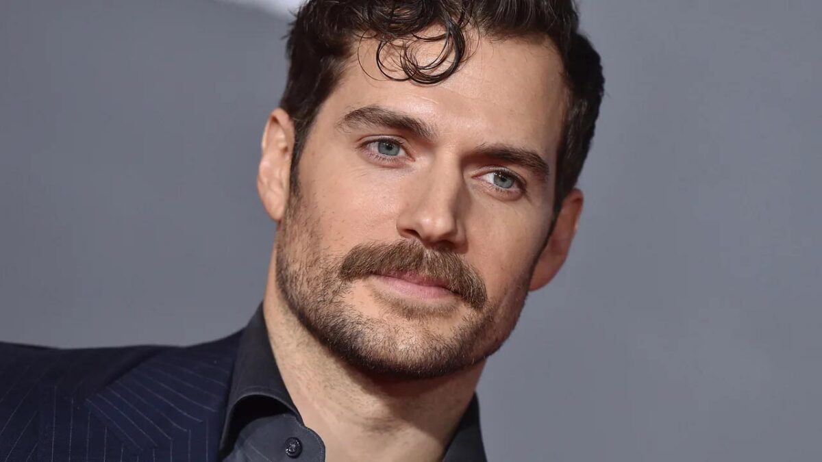 famosos más guapos 2021 Henry Cavill