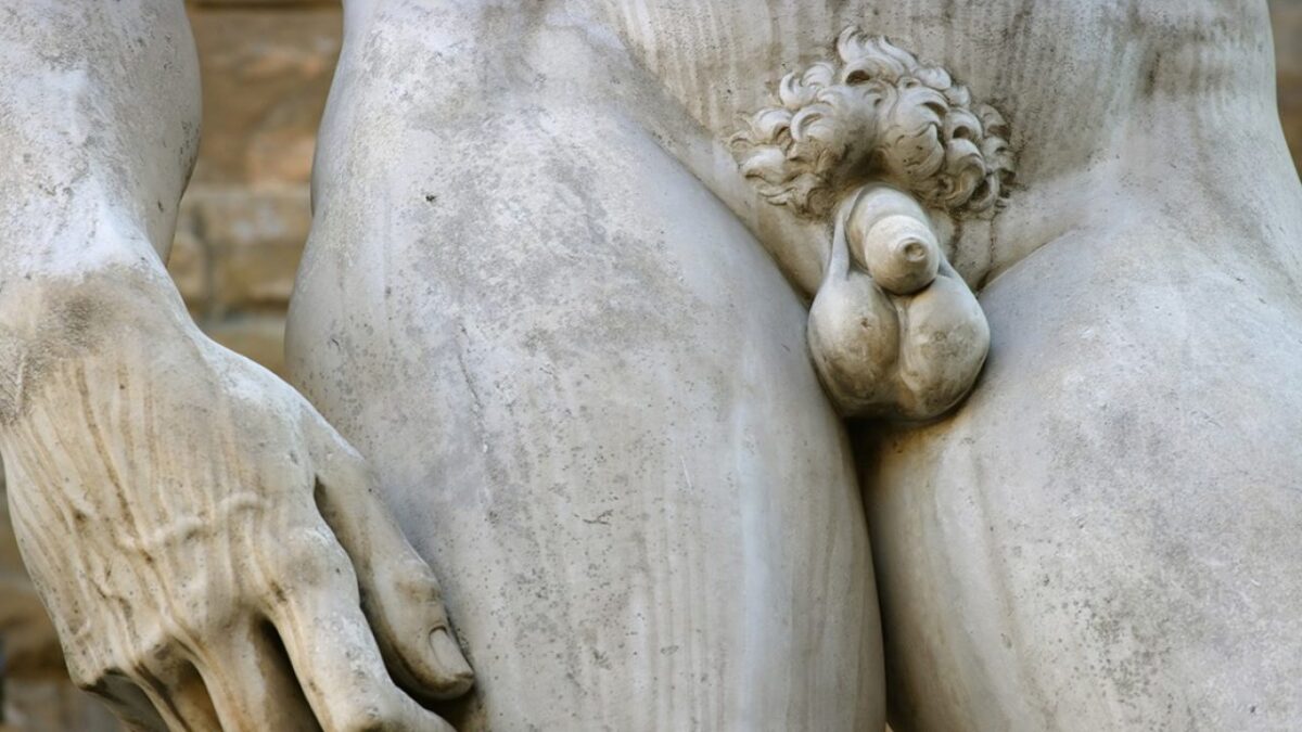 pene-pequeño-escultura